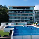 Spacious Apartment With Ocean View & Jacuzzi