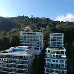 Spacious Apartment With Ocean View & Jacuzzi