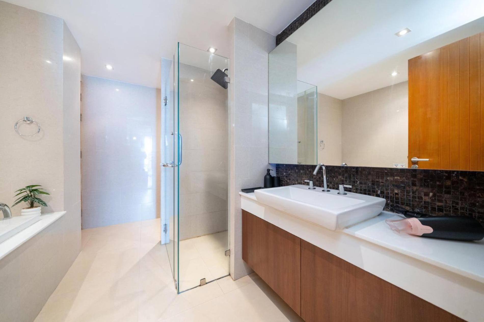Apartment Spacious With Ocean View & Jacuzzi Patong