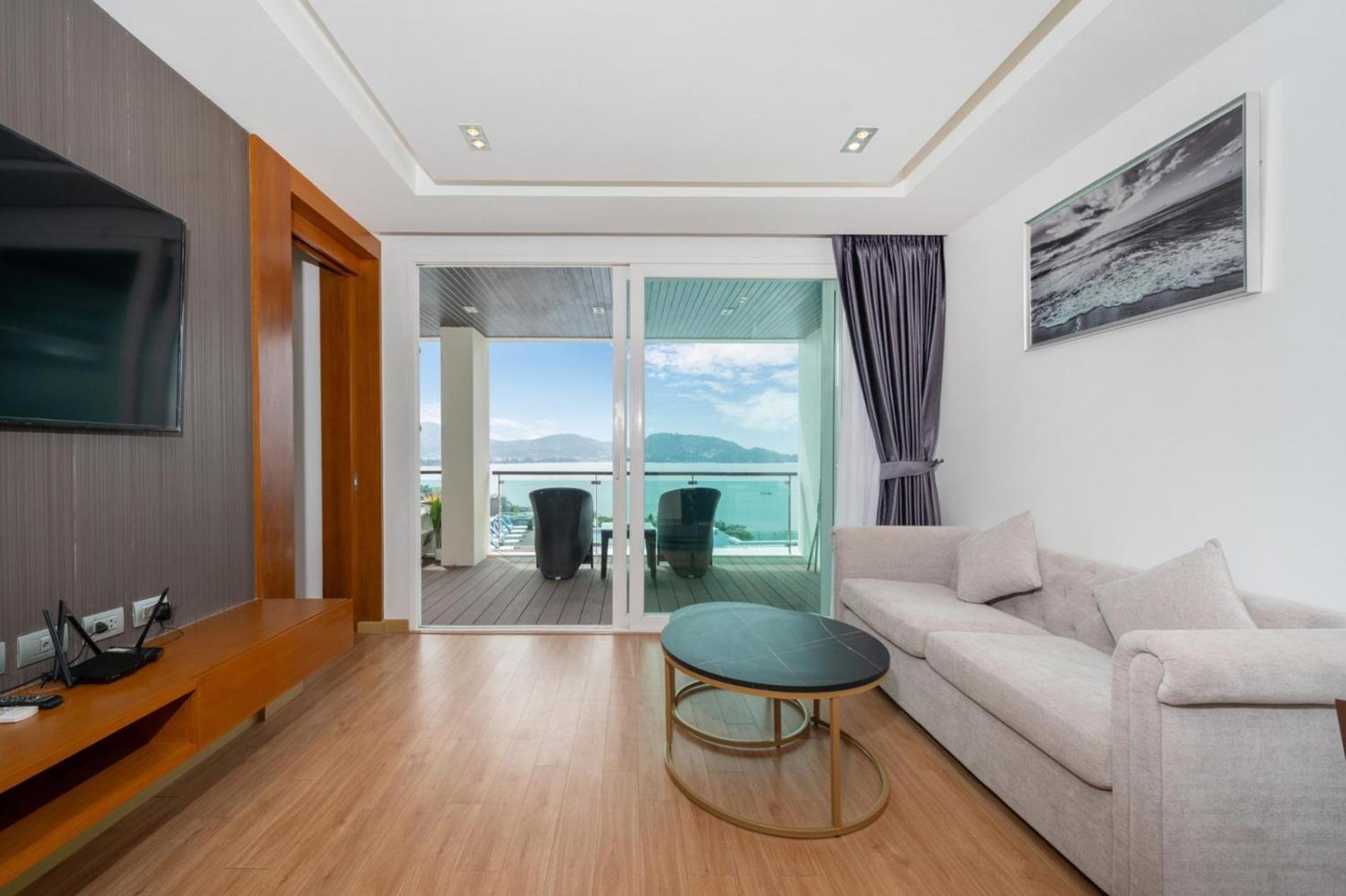 Apartment Spacious With Ocean View & Jacuzzi *